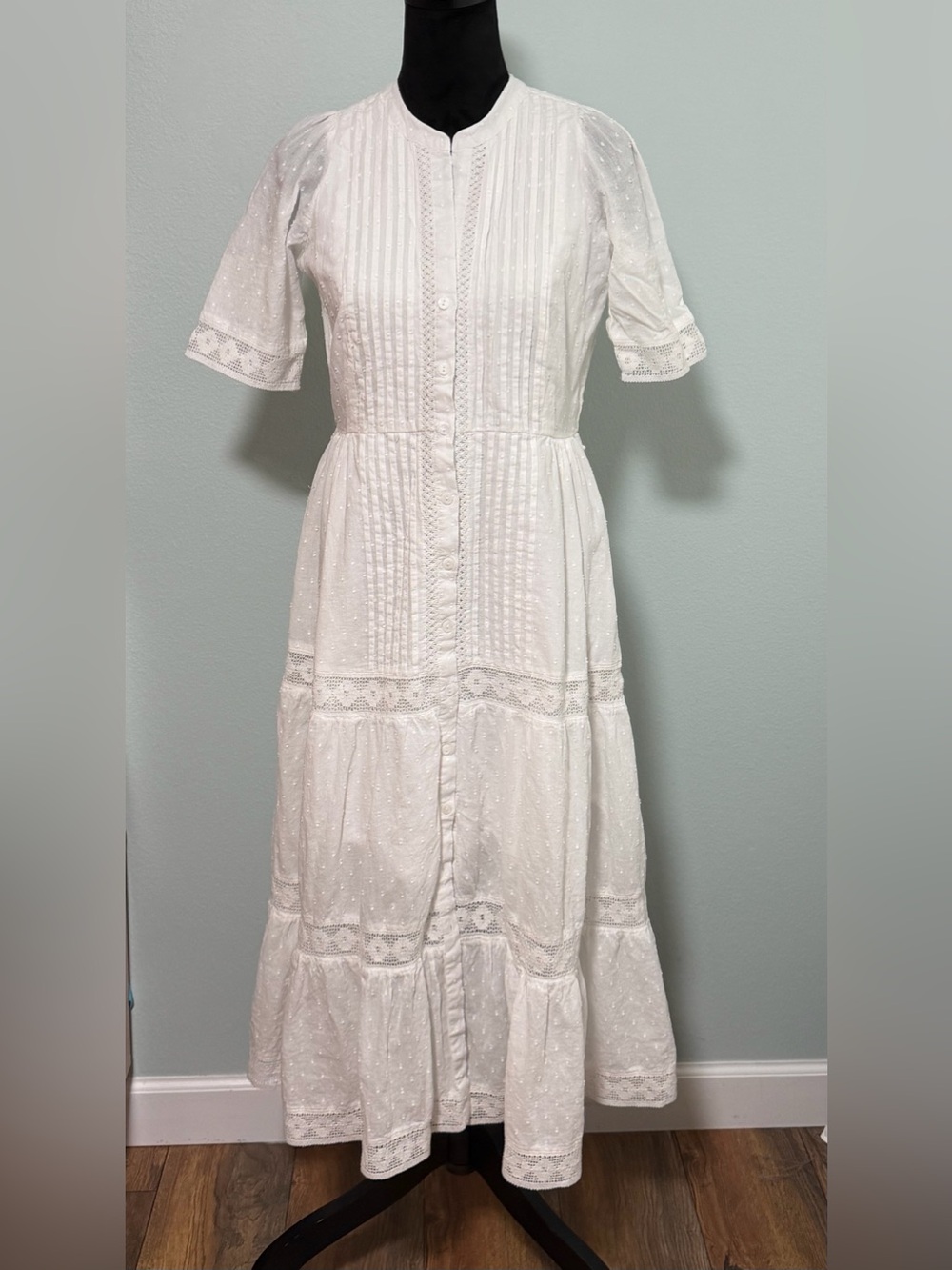 White Button-Front Midi Dress with Lace Trim - Picture 9 of 15